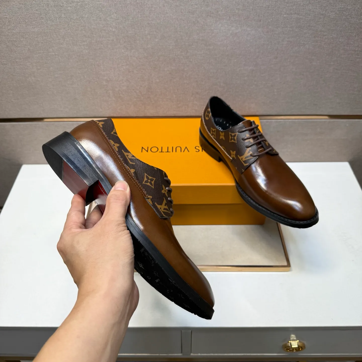 Men's men's shoes 💰pp500 [LV～] Men's casual formal leather shoes 2025z cabinet sales simultaneously 🔶Size: 38-44 #️⃣ 🔷2 colors🔜The upper is made of cowhide stitching ➕Cowhide lining, comfortable and breathable, sole: original comfortable and wear-resistant outsole, ⚠️real thing📱photographed🎬real thing is better📢📢📢